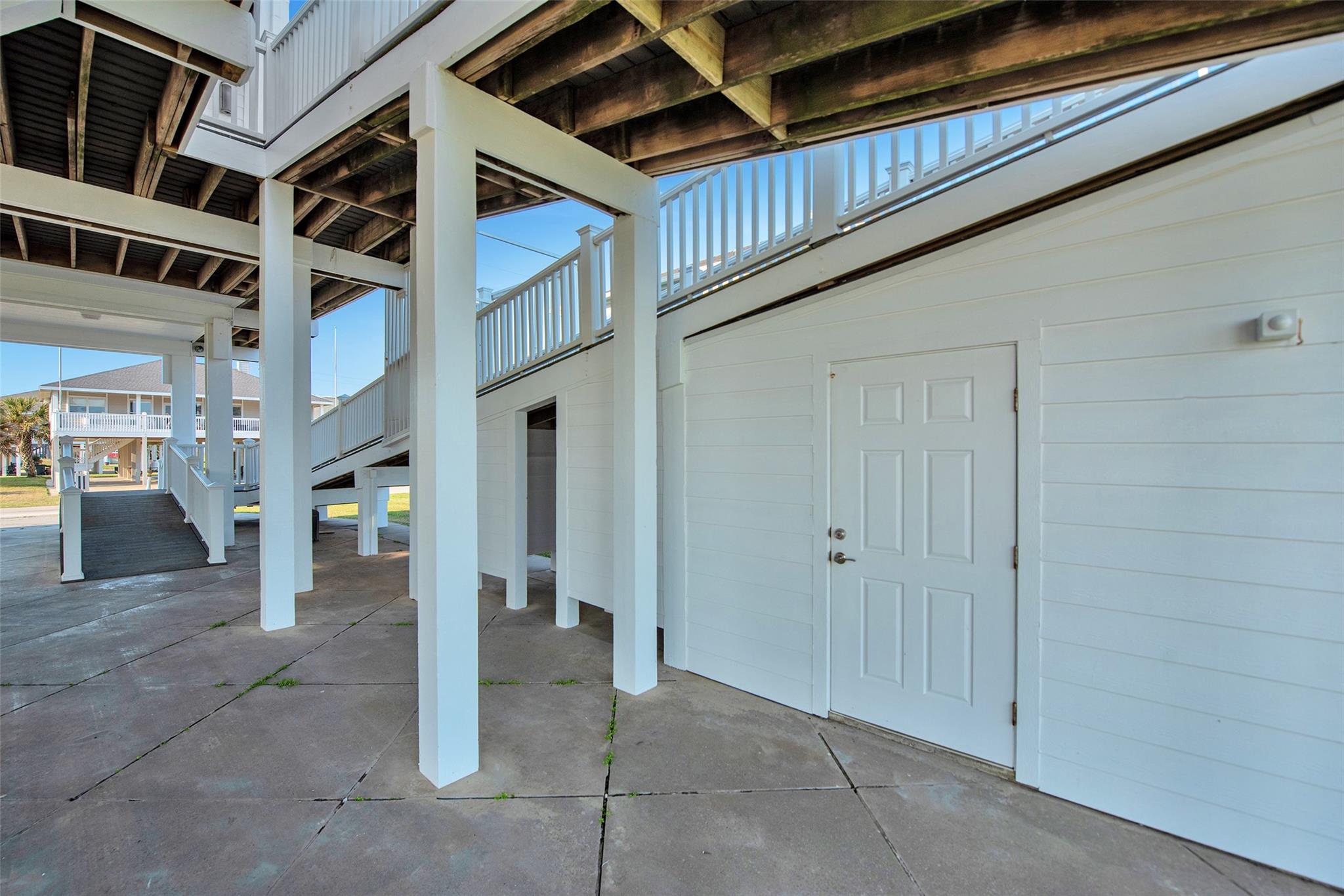 Crystal Beach, Texas, 77650, United States, 5 Bedrooms Bedrooms, ,4 BathroomsBathrooms,Residential,Active,2021955