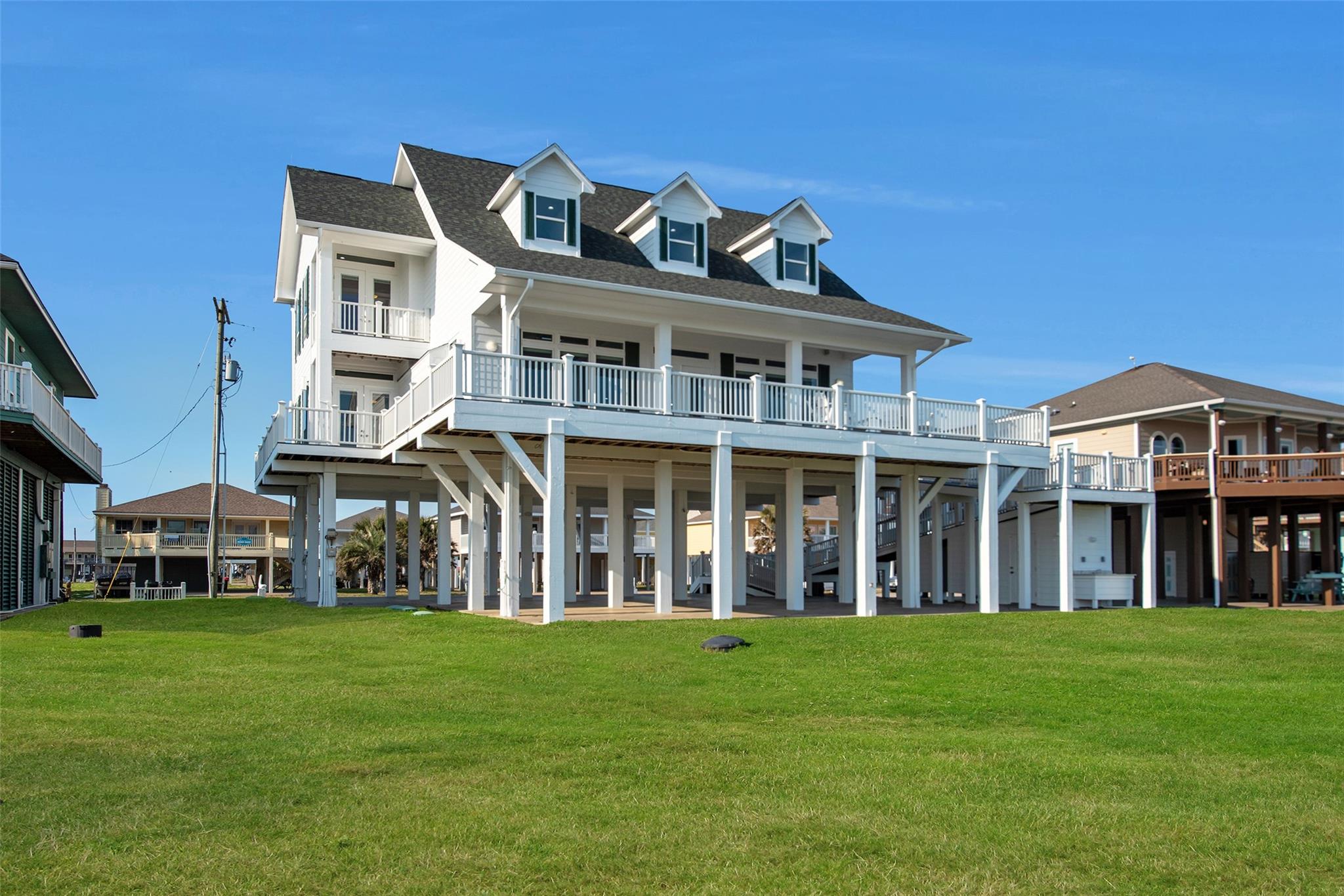 Crystal Beach, Texas, 77650, United States, 5 Bedrooms Bedrooms, ,4 BathroomsBathrooms,Residential,Active,2021955