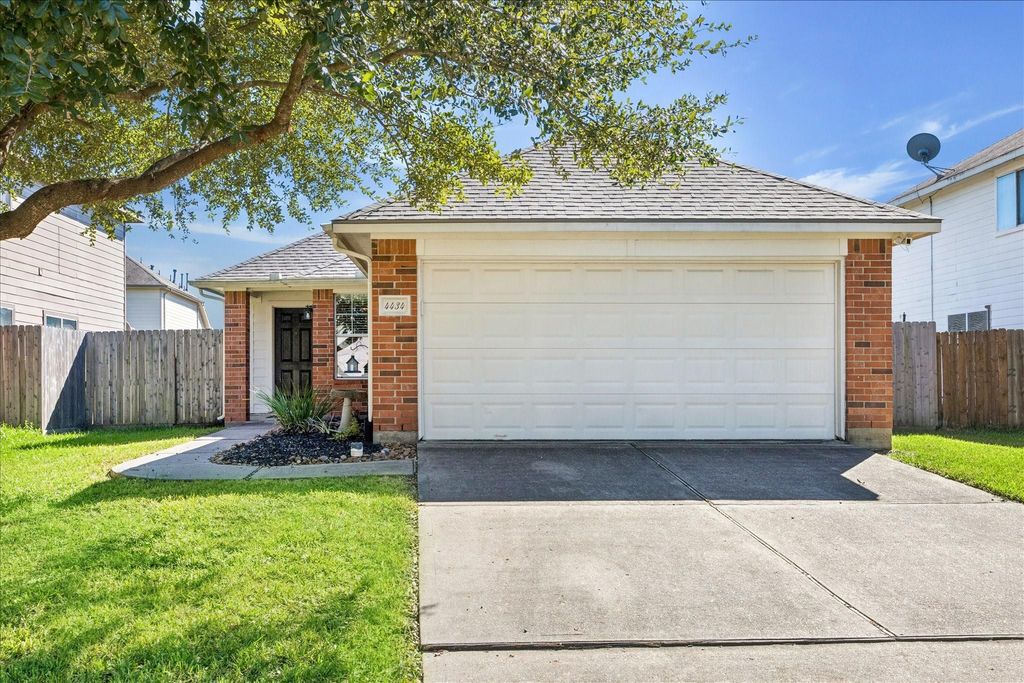 Photo of 4434 Plumeria Avenue, Baytown, TX 77521 (MLS # 49253771)
