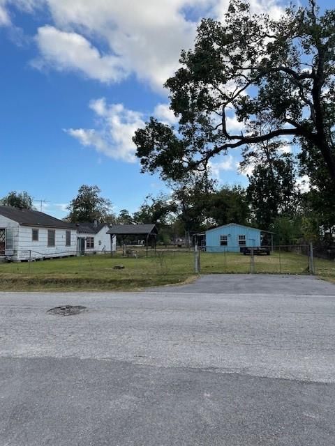 Photo of 7339 Lewiston Street, Houston, TX 77049 (MLS # 27872706)