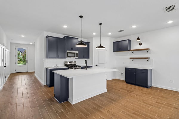 7930 JADE CREST DR, ANGLETON, TX 77515 - Image 25e196190a7eaf07bdfc4b2ed73f17ee/464614040