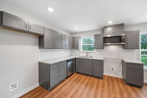 Photo of 7804 Crestview Drive #B, Houston, TX 77028 (MLS # 33964421)