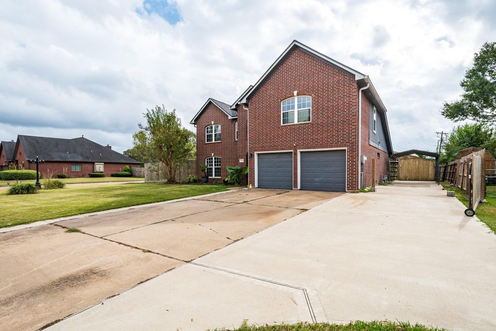 Photo of 3401 Wood Fox Drive, Alvin, TX 77511 (MLS # 86698083)