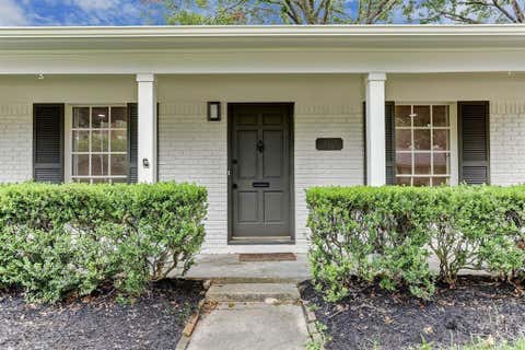 Photo of 5429 Lincrest Lane, Houston, TX 77056 (MLS # 13351785)