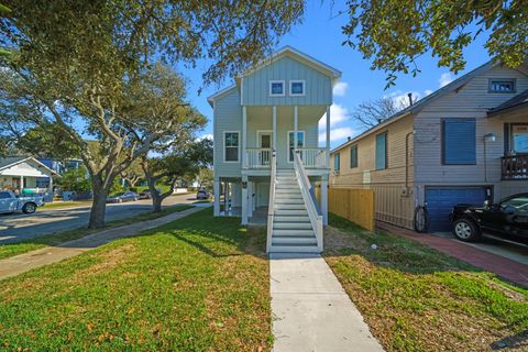 Photo of 2202 31st Street, Galveston, TX 77550 (MLS # 23703037)