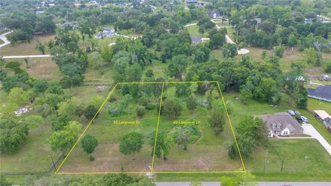 Photo of 49 Lakeview Drive, Alvin, TX 77511 (MLS # 84386905)