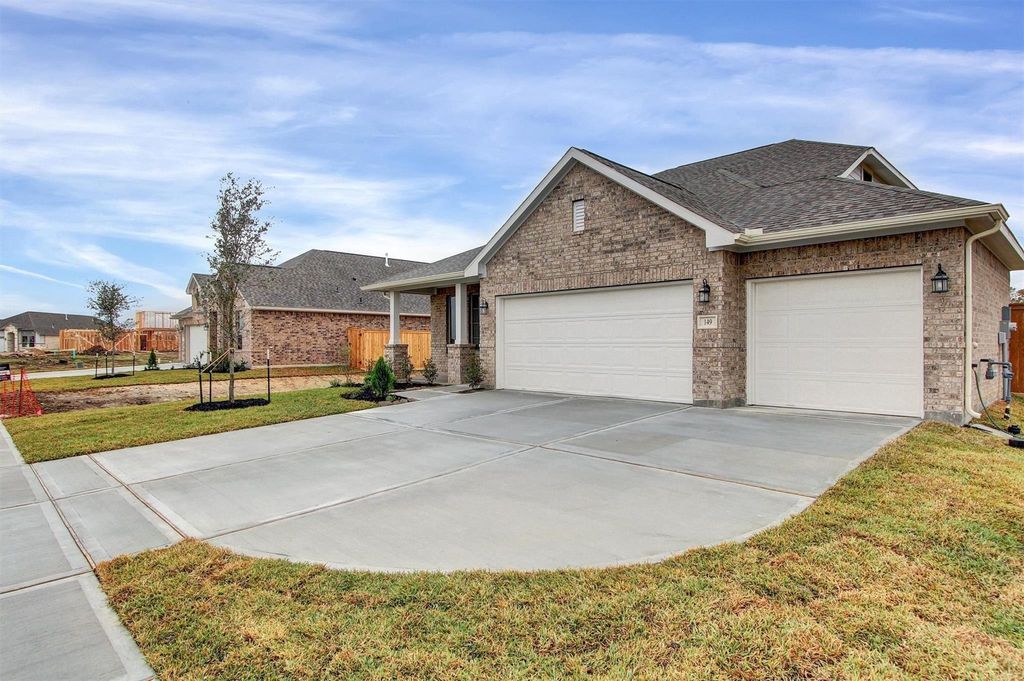 Photo of 149 Angelina Trail, Dayton, TX 77535 (MLS # 27257961)