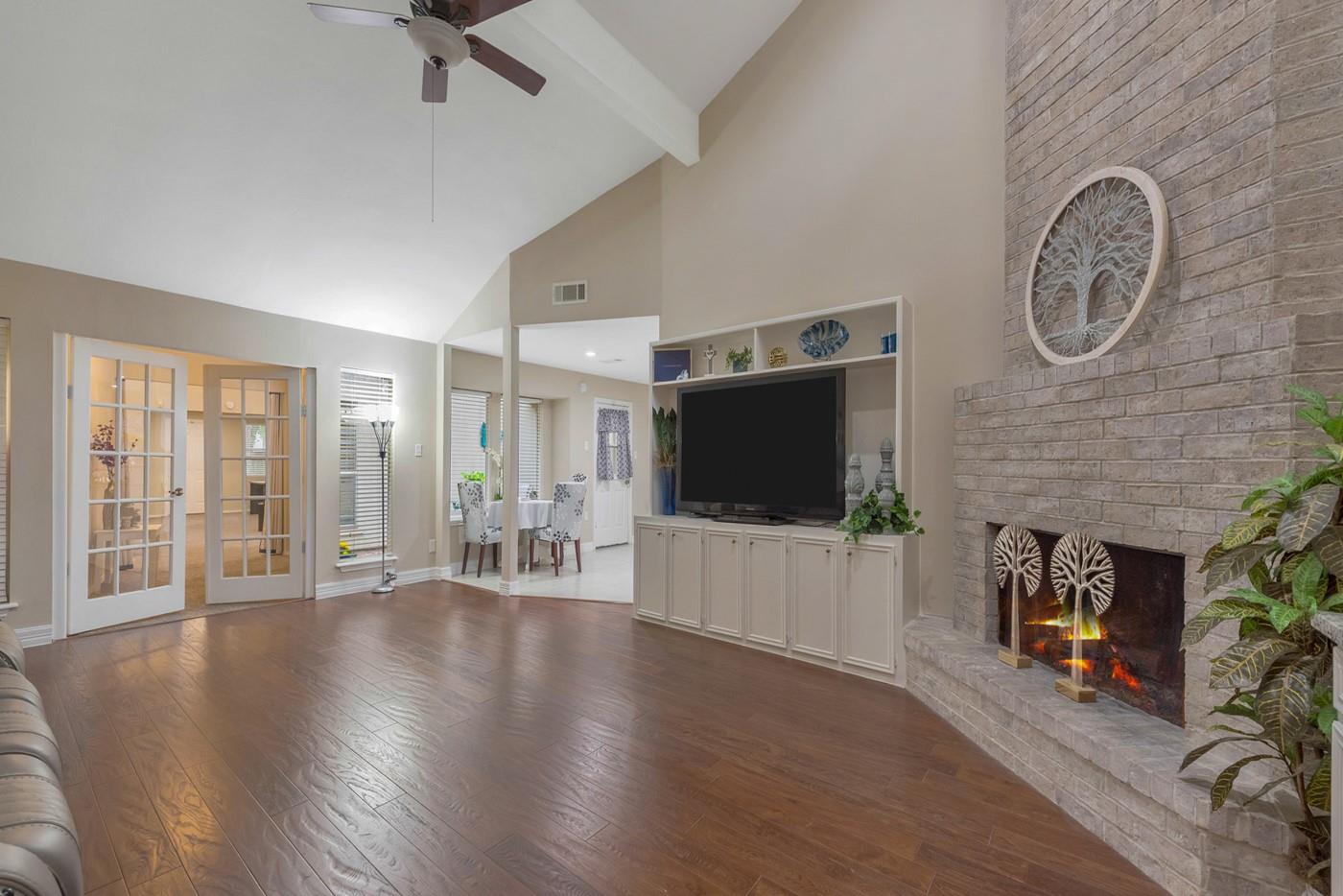 12025 Acorn Oak Street