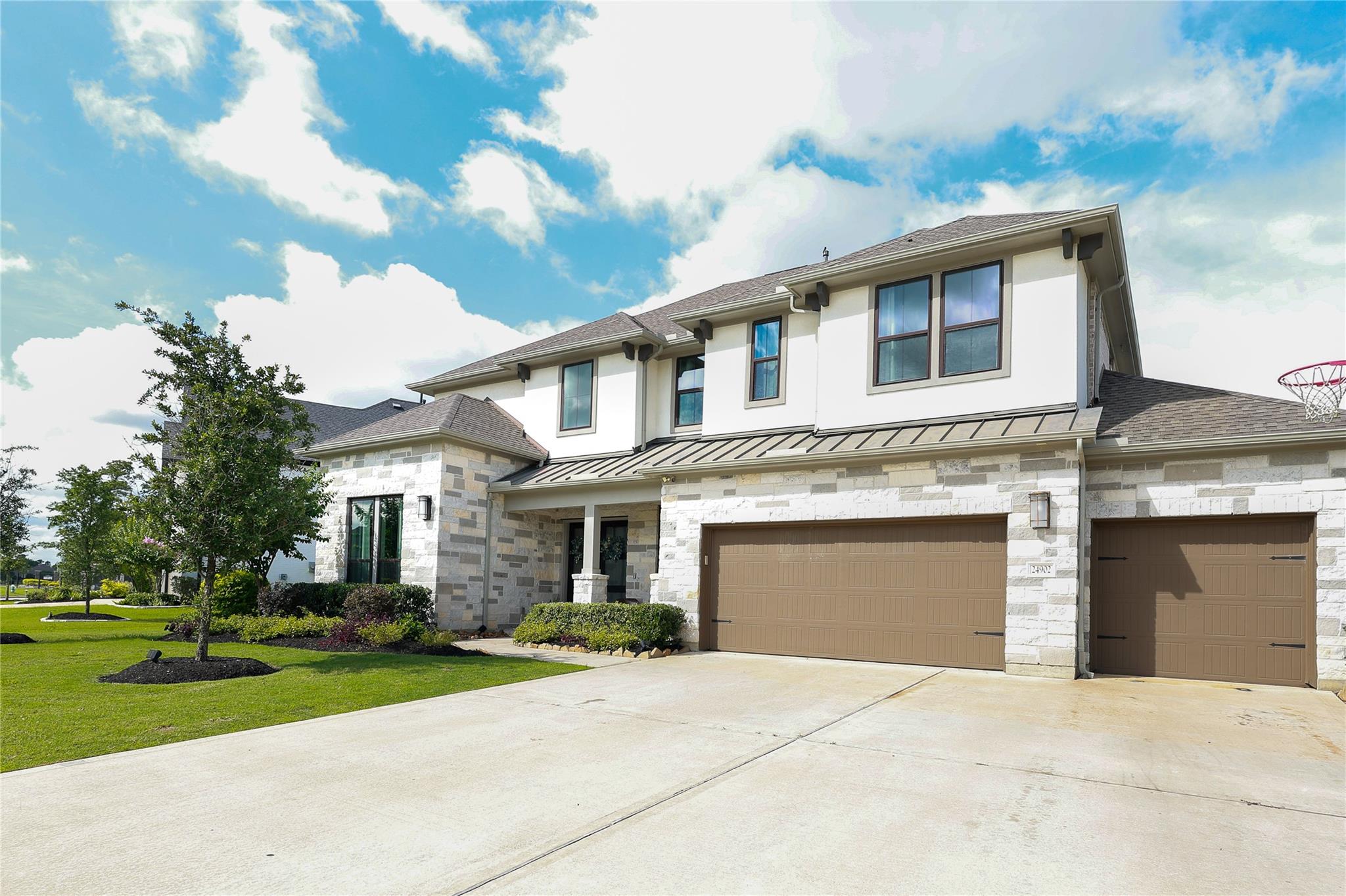 24902 Pavonia Lake Lane