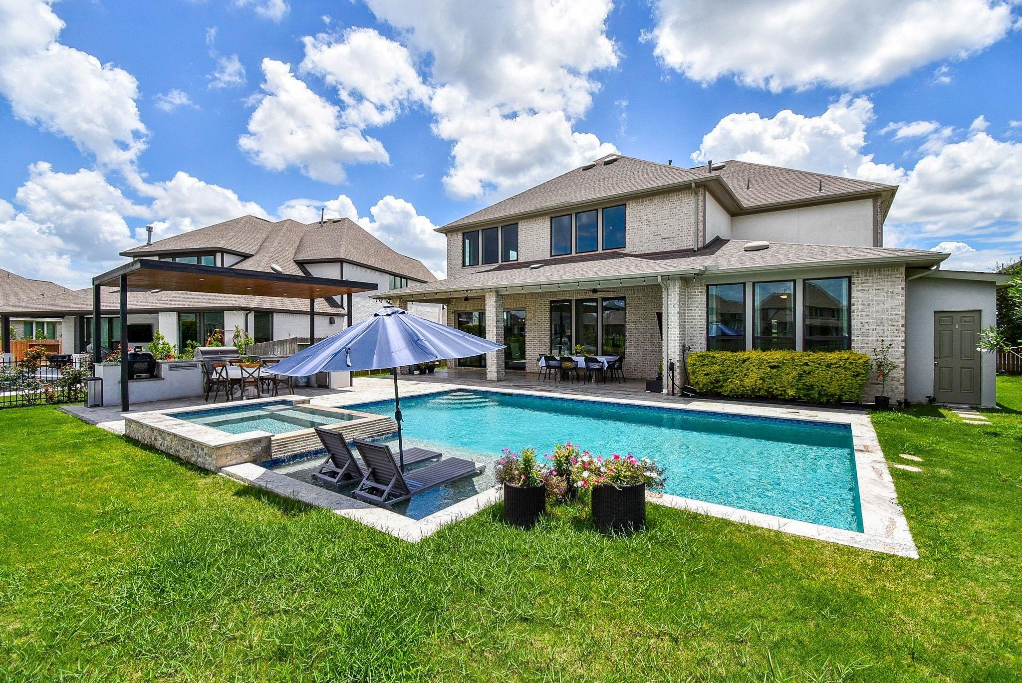 24902 Pavonia Lake Lane