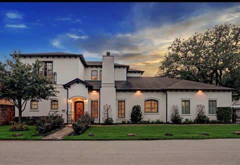 Homes For Sale - 1202 Gross Street<br/> Houston, TX 77019