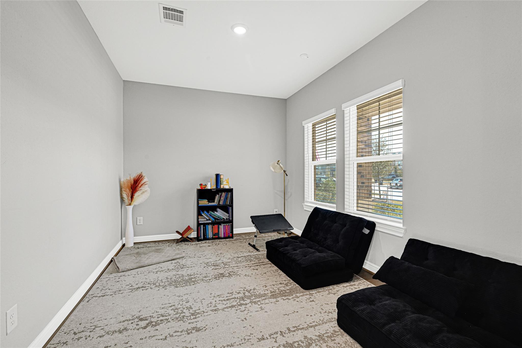 9837 Pearly Everlasting