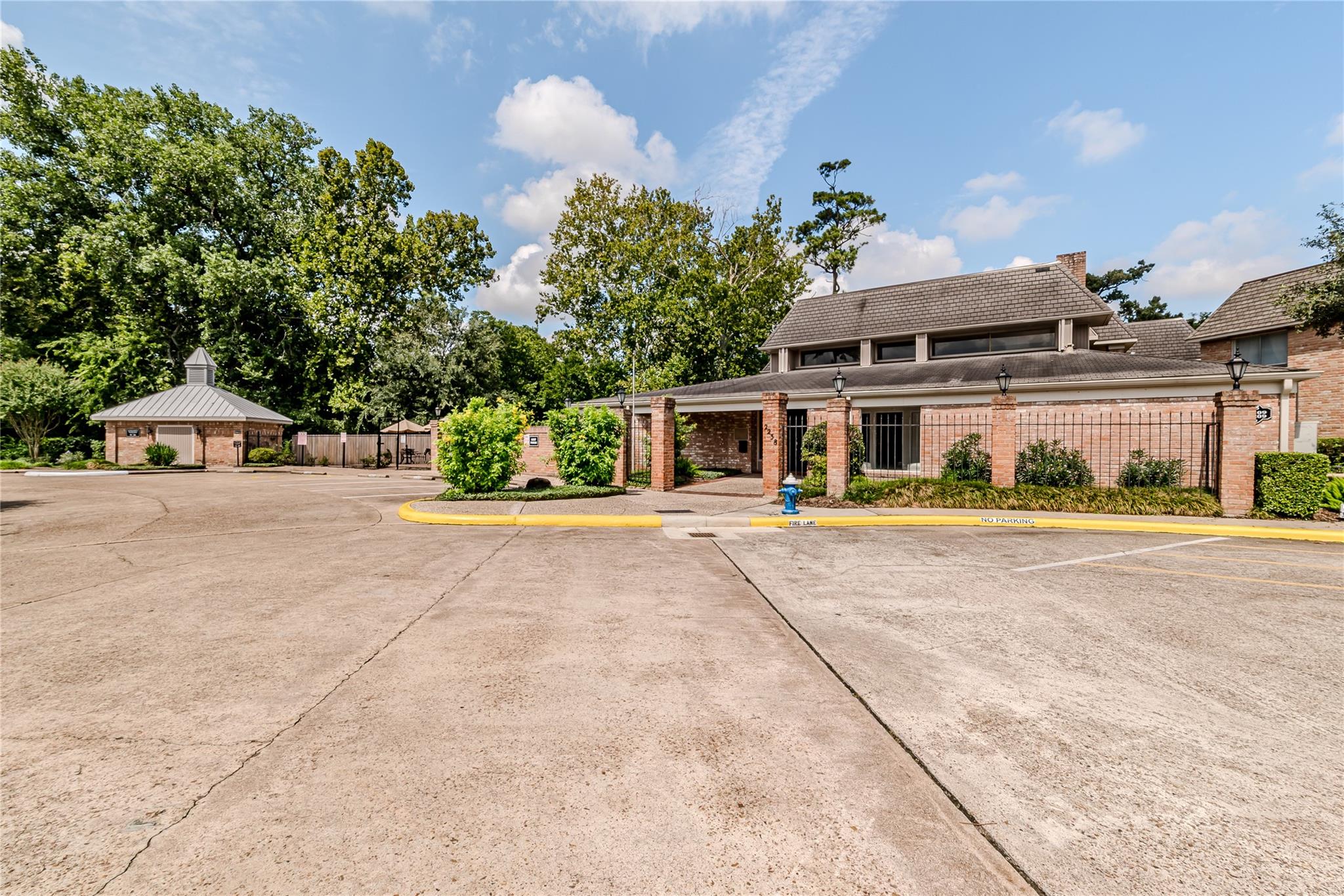 Houston, Texas 77063, United States, 1 Bedroom Bedrooms, ,1 BathroomBathrooms,Residential,Active,197566