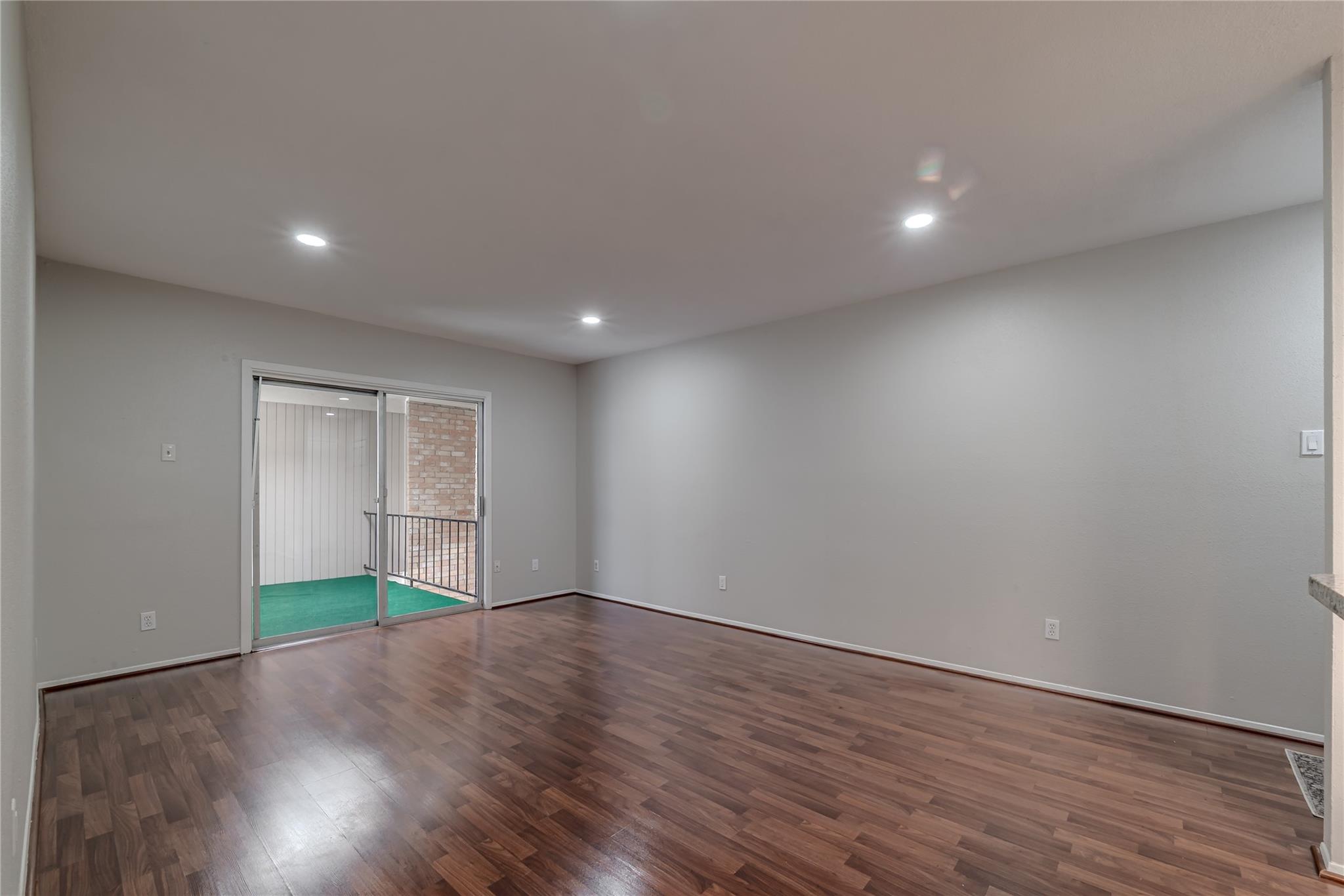 Houston, Texas 77063, United States, 1 Bedroom Bedrooms, ,1 BathroomBathrooms,Residential,Active,197566