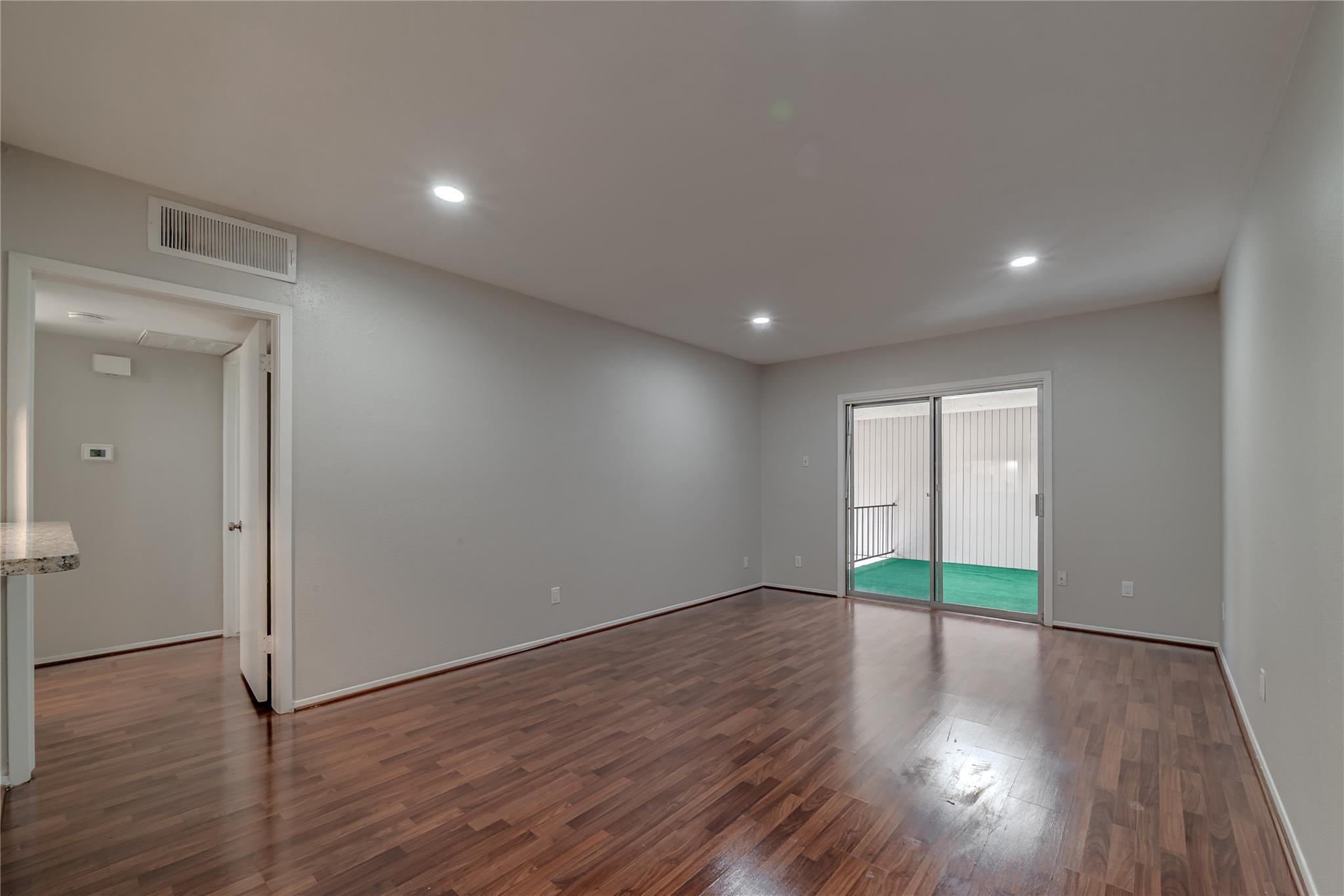 Houston, Texas 77063, United States, 1 Bedroom Bedrooms, ,1 BathroomBathrooms,Residential,Active,197566