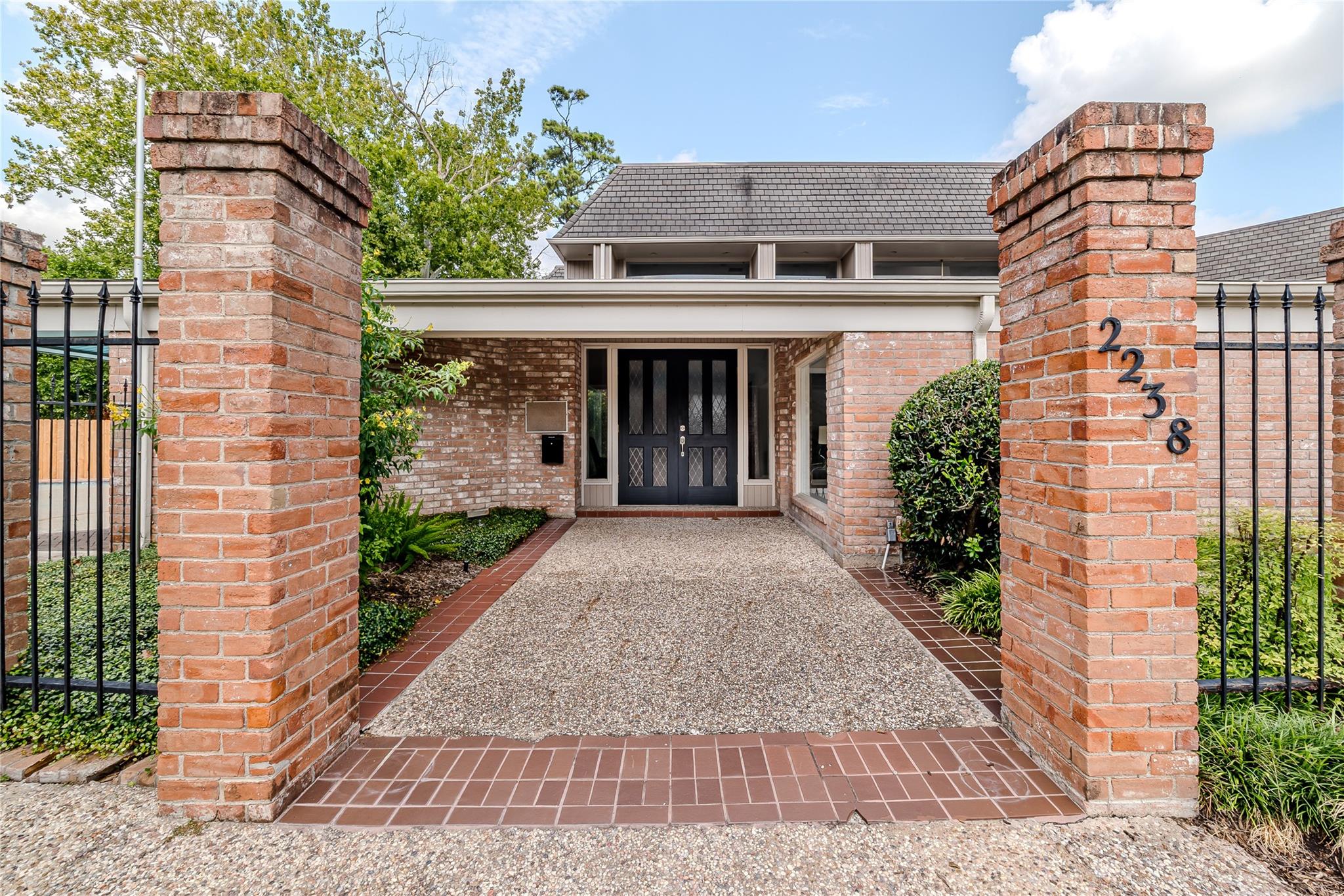 Houston, Texas 77063, United States, 1 Bedroom Bedrooms, ,1 BathroomBathrooms,Residential,Active,197566