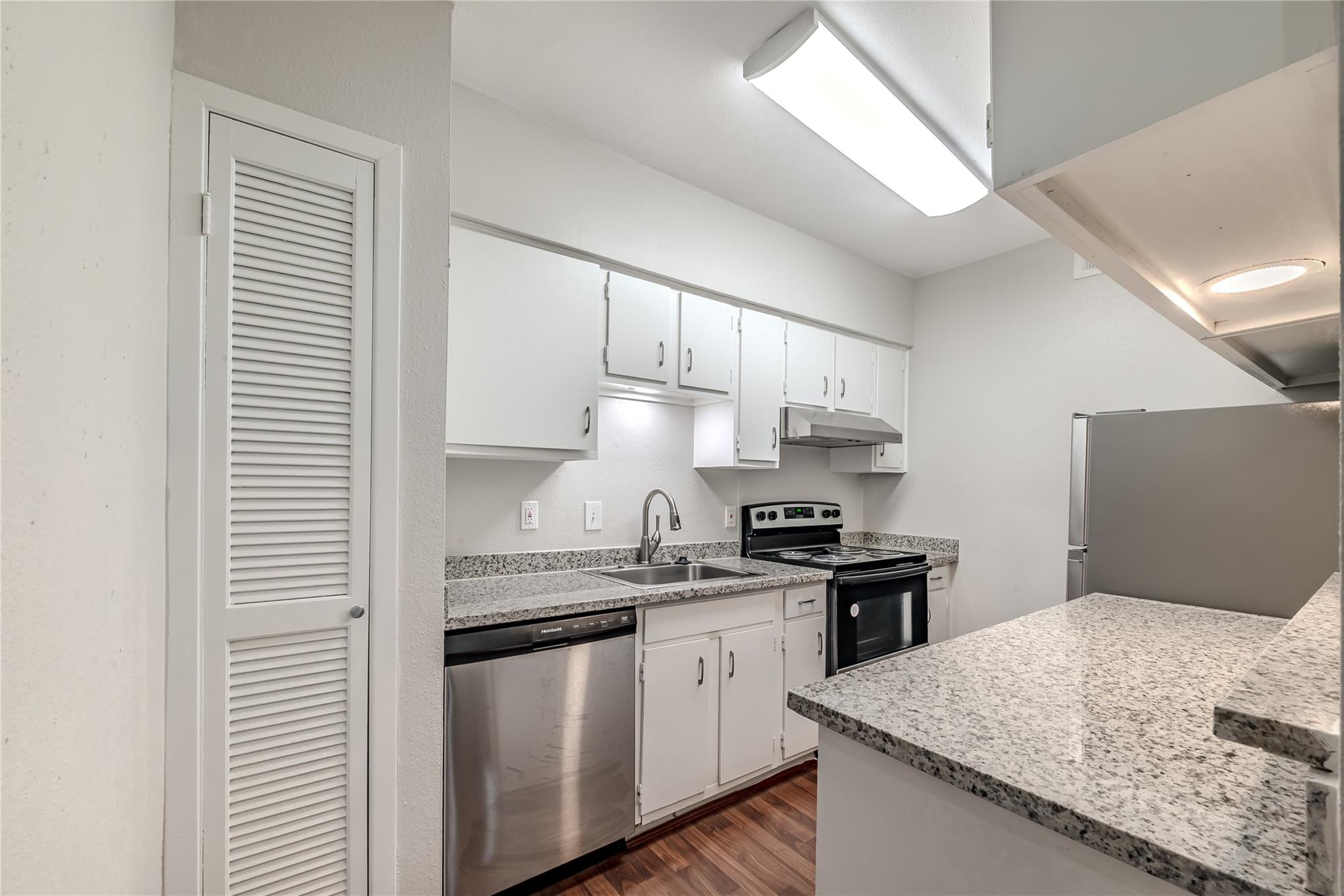 Houston, Texas 77063, United States, 1 Bedroom Bedrooms, ,1 BathroomBathrooms,Residential,Active,197566