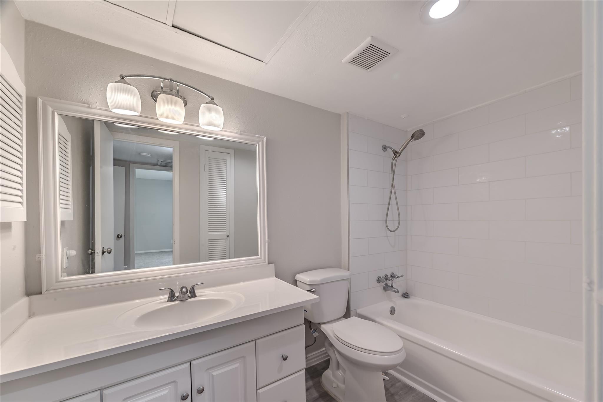 Houston, Texas 77063, United States, 1 Bedroom Bedrooms, ,1 BathroomBathrooms,Residential,Active,197566