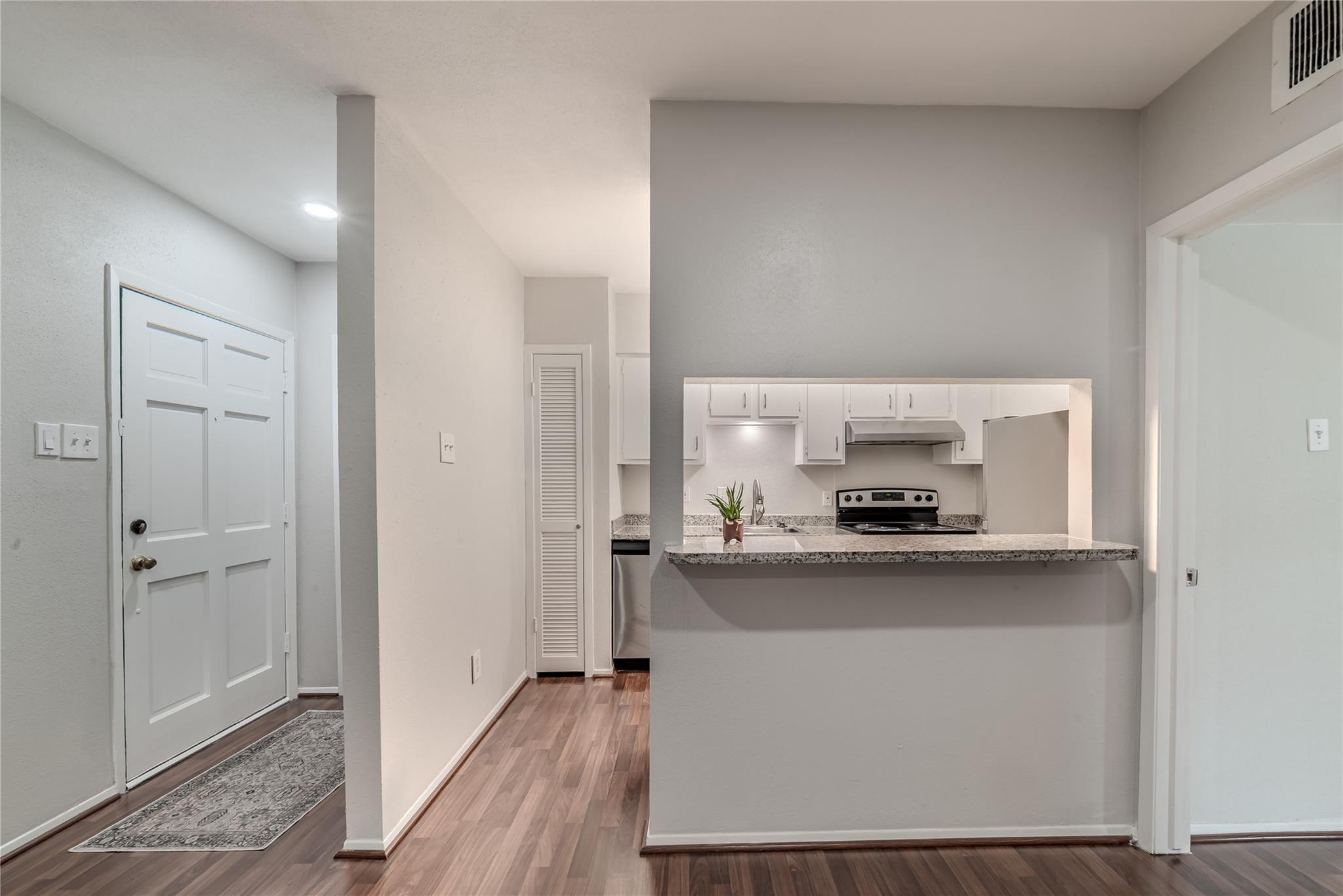 Houston, Texas 77063, United States, 1 Bedroom Bedrooms, ,1 BathroomBathrooms,Residential,Active,197566