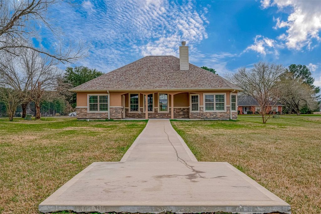 Photo of 11 Bluebonnet, Trinity, TX 75862 (MLS # 27936702)