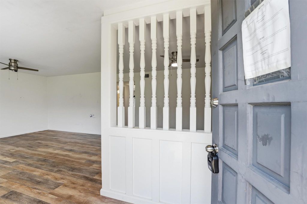 Photo of 2220 Shadowdale Drive #350, Houston, TX 77043 (MLS # 54235052)