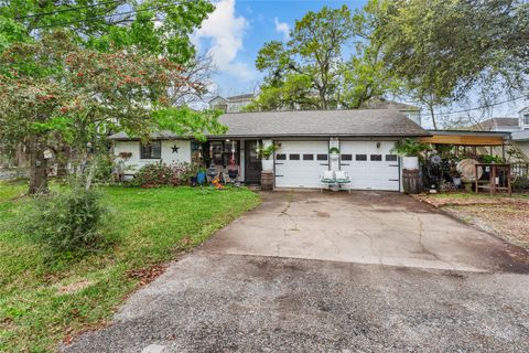 Homes For Sale - 1215 Esther Street<br/> Kemah, TX 77565