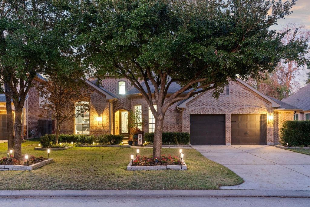 Photo of 129 Haileys Run, Montgomery, TX 77316 (MLS # 80610951)