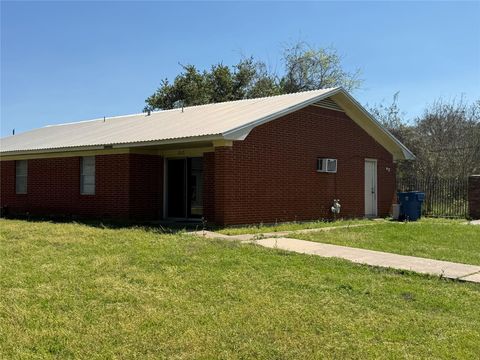 Photo of 1905 10th Street, Hempstead, TX 77445 (MLS # 8610501)