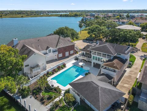 Photo of 2011 Sea Cove Court, Nassau Bay, TX 77058 (MLS # 13478649)
