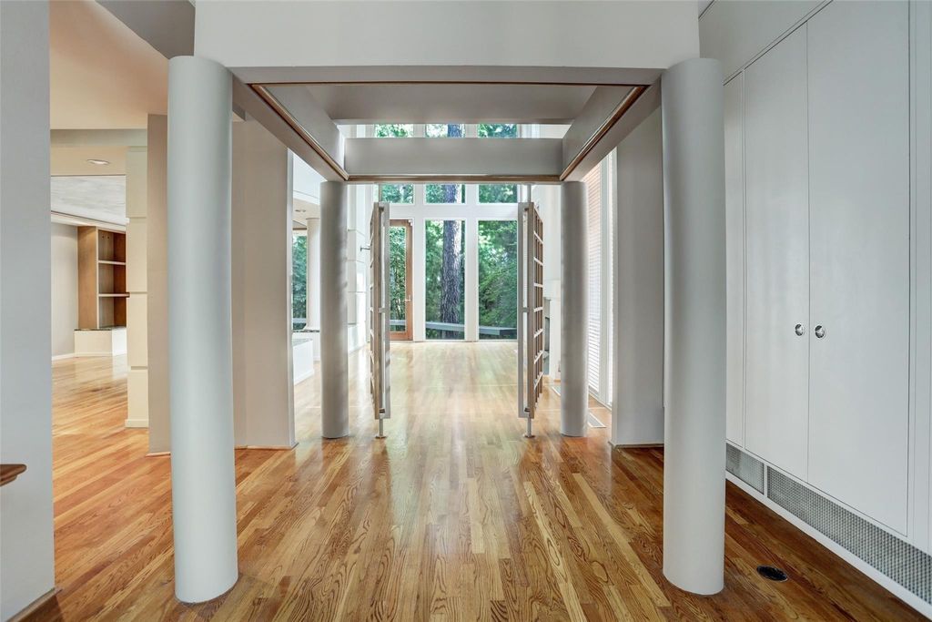 Photo of 431 Hedwig Road, Piney Point Village, TX 77024 (MLS # 25852145)