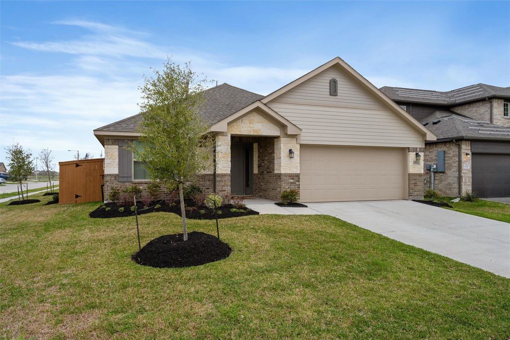 Photo of 13724 Sabine Lake Drive, Texas City, TX 77568 (MLS # 27929818)