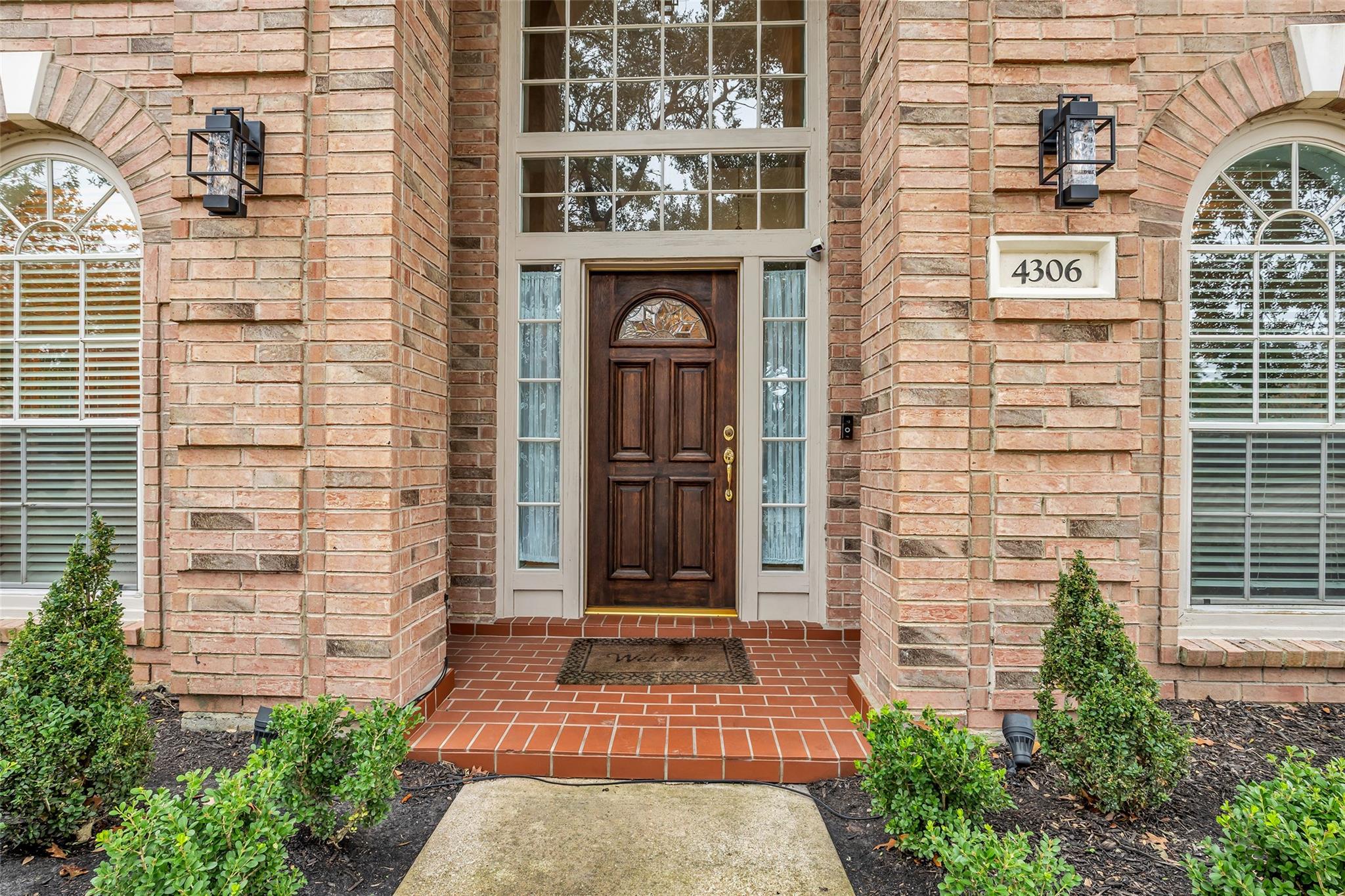 4306 Towering Oak Court