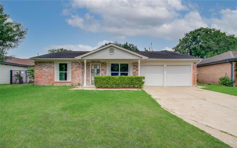 Photo of 7902 La Roche Lane, Houston, TX 77036 (MLS # 86696517)