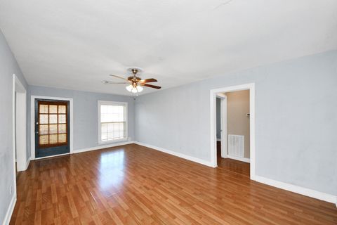 Photo of 1203 17th Avenue N, Texas City, TX 77590 (MLS # 87666884)