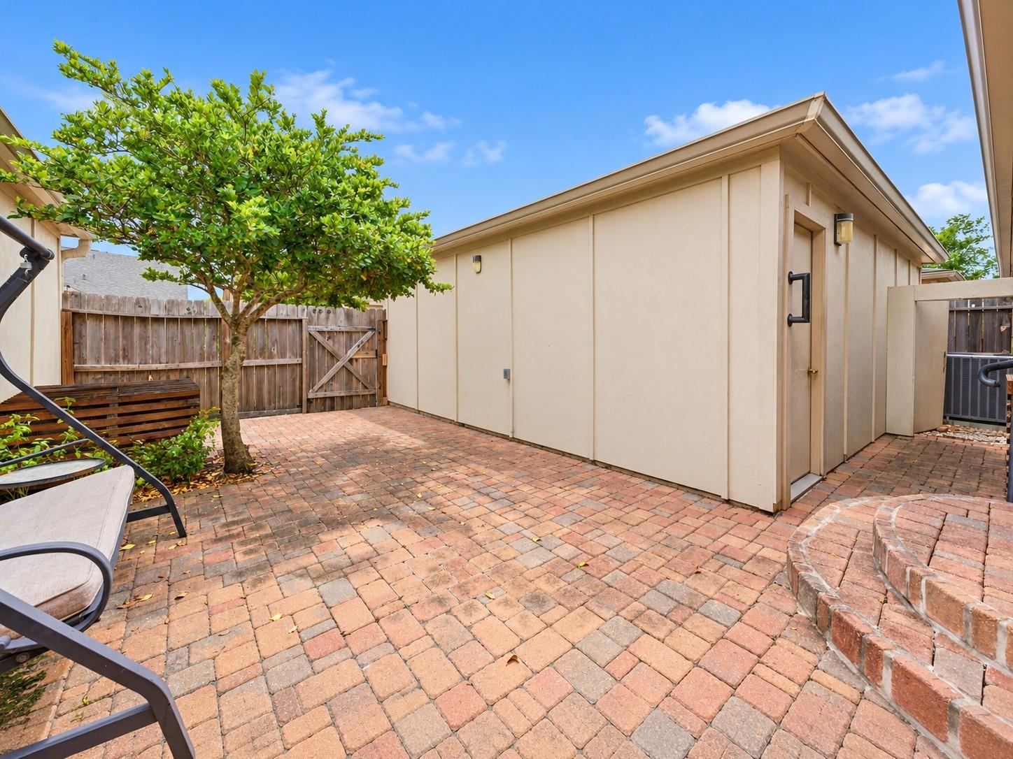54 T Huxley Lane