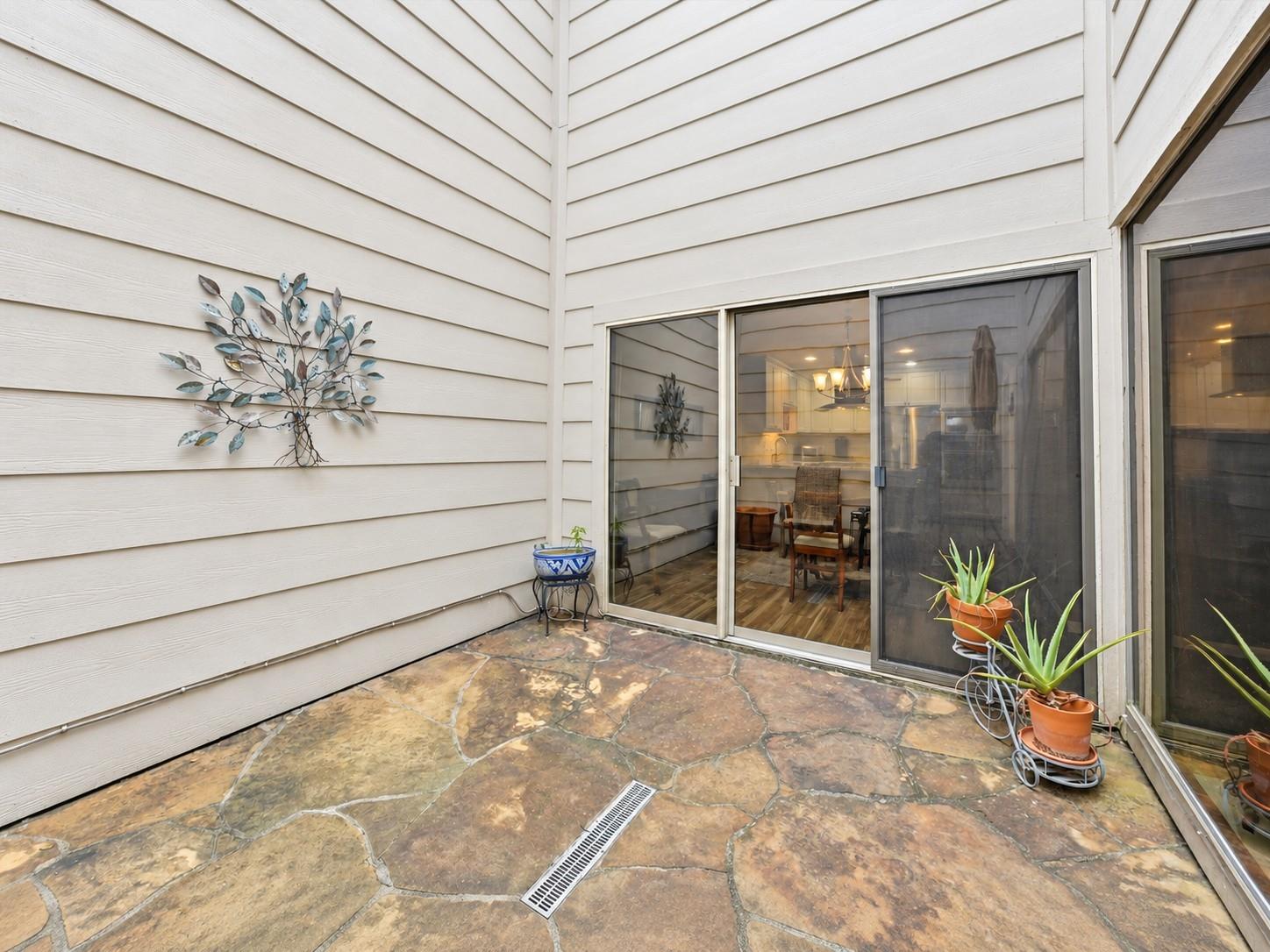54 T Huxley Lane