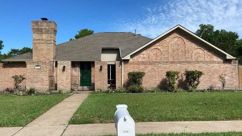 Photo of 9126 Devoncroft Drive, Houston, TX 77031 (MLS # 6210522)