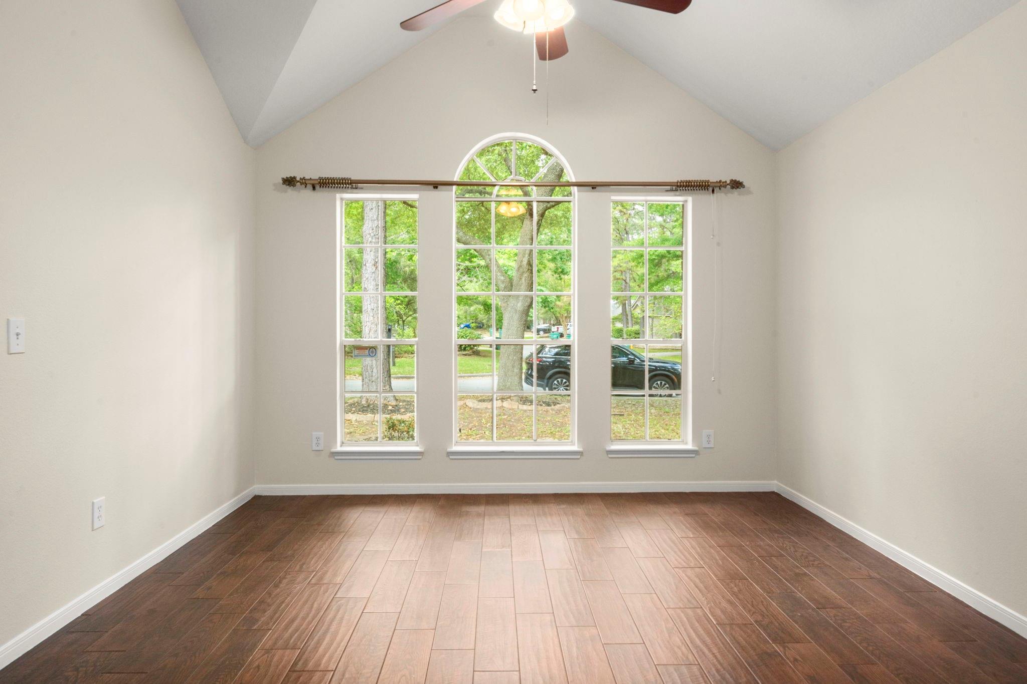 22 N Hollylaurel Circle