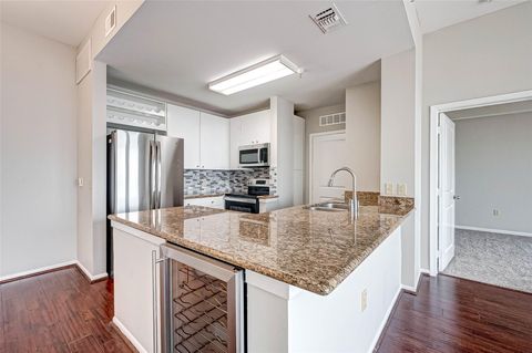 Photo of 3505 Sage Road #2106, Houston, TX 77056 (MLS # 67188206)