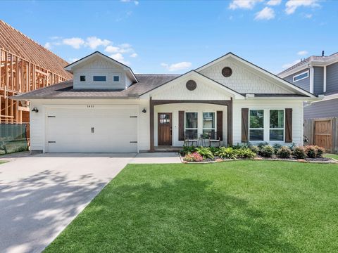 Photo of 1451 Cheshire Lane, Houston, TX 77018 (MLS # 62570256)