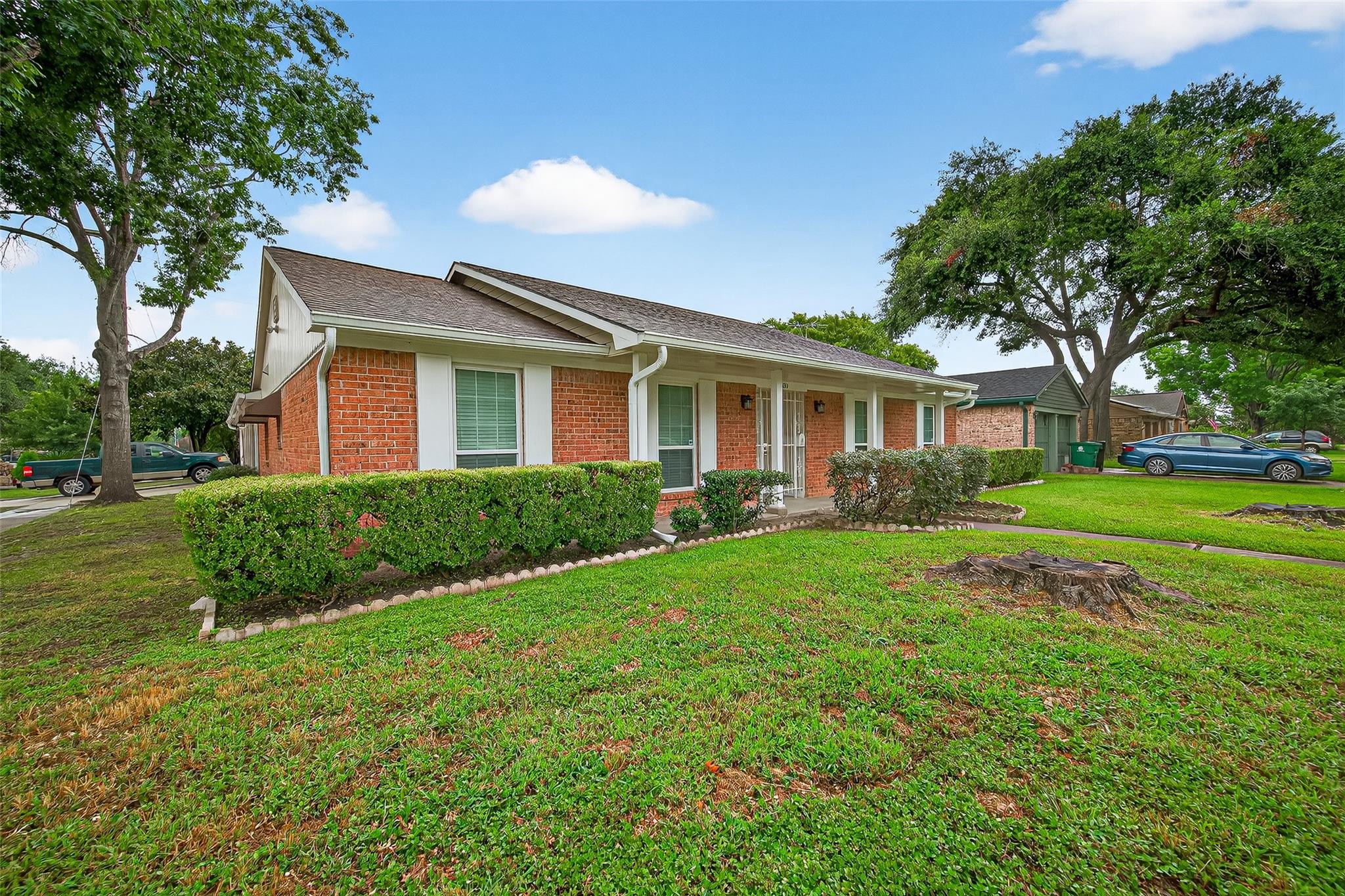 8530 Roos Road
