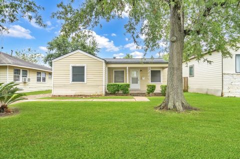 Photo of 3530 Griggs Road, Houston, TX 77021 (MLS # 29082754) Photo of 3530 Griggs Road, Houston, TX 77021 (MLS # 29082754)