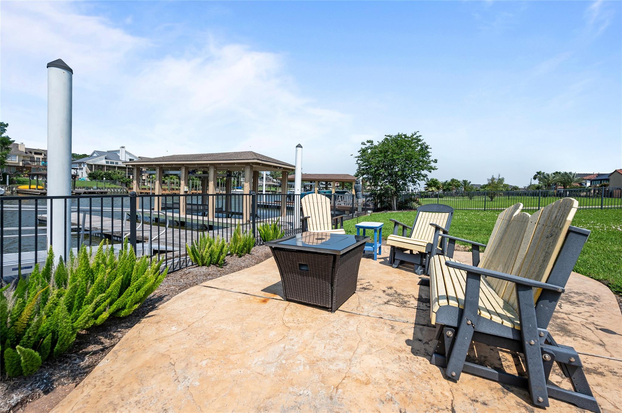 League City, Texas, 77573, United States, 4 Bedrooms Bedrooms, ,5 BathroomsBathrooms,Residential,Active,2043285