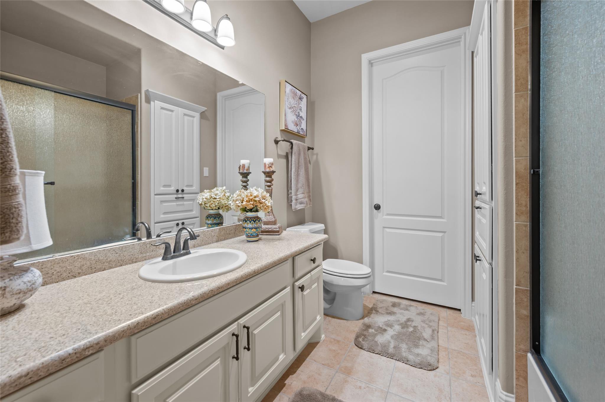 League City, Texas, 77573, United States, 4 Bedrooms Bedrooms, ,5 BathroomsBathrooms,Residential,Active,2043285