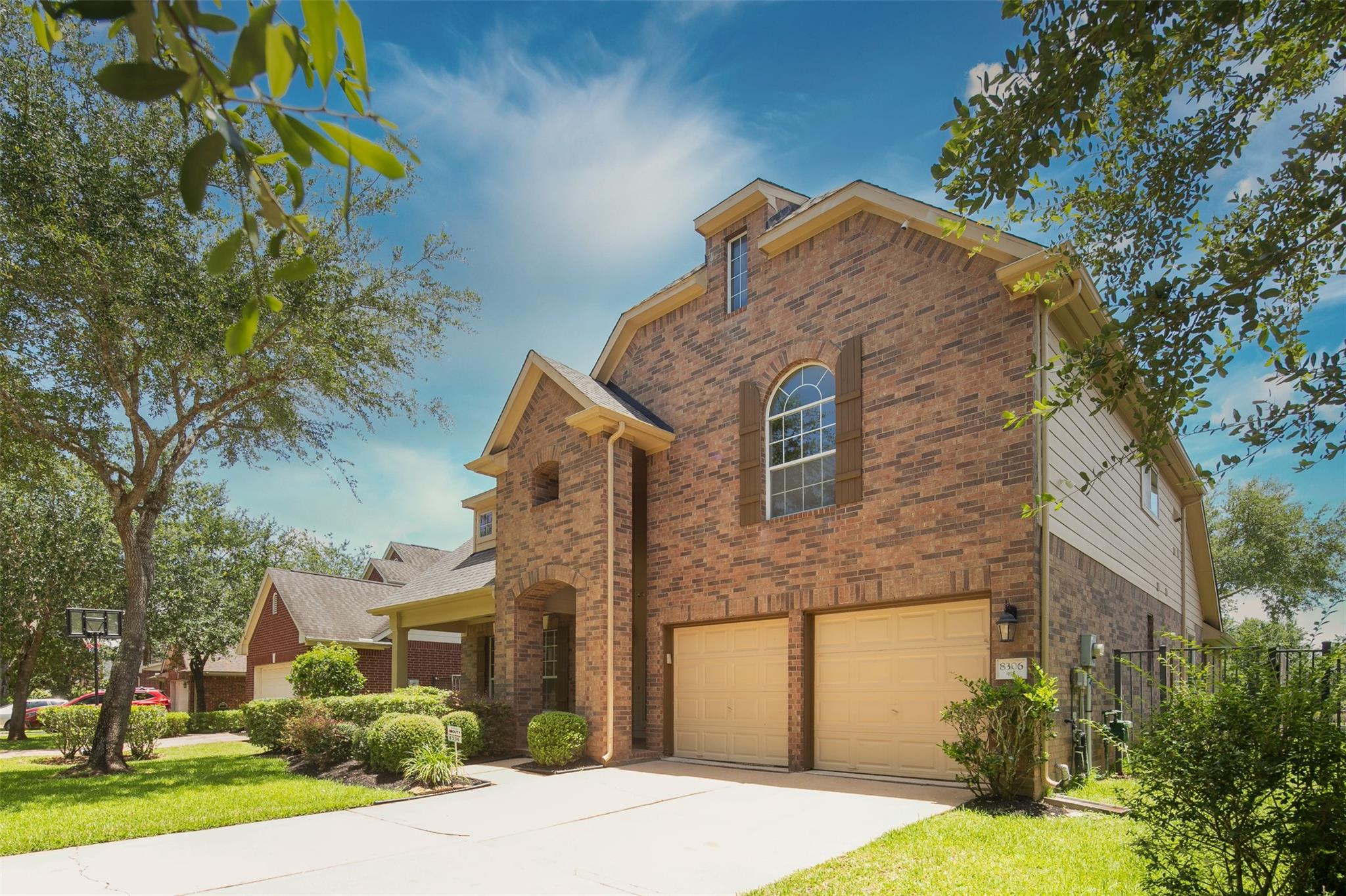 8306 Golden Harbour