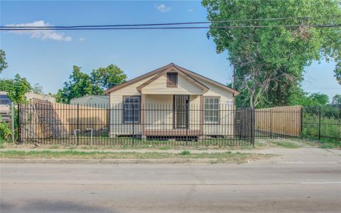 Photo of 1051 W Little York Road, Houston, TX 77091 (MLS # 47455676)