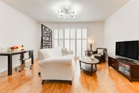 Photo of 2475 Underwood Street #290, Houston, TX 77030 (MLS # 68012465)