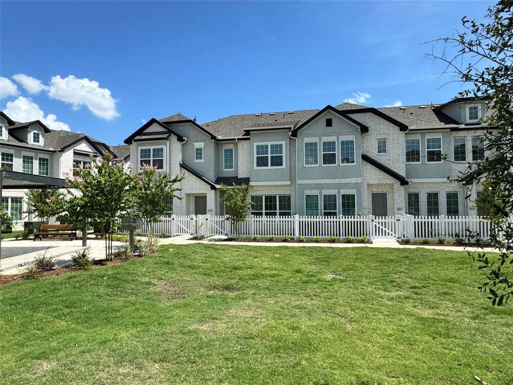 Photo of 12400 Greens Road #1002, Atascocita, TX 77346 (MLS # 28156569)