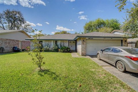 Photo of 16710 Blackhawk Boulevard, Friendswood, TX 77546 (MLS # 31985625)