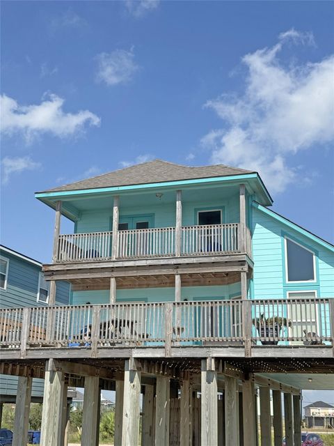 Photo of 4719 Bluewater Drive, Freeport, TX 77541 (MLS # 98016770)